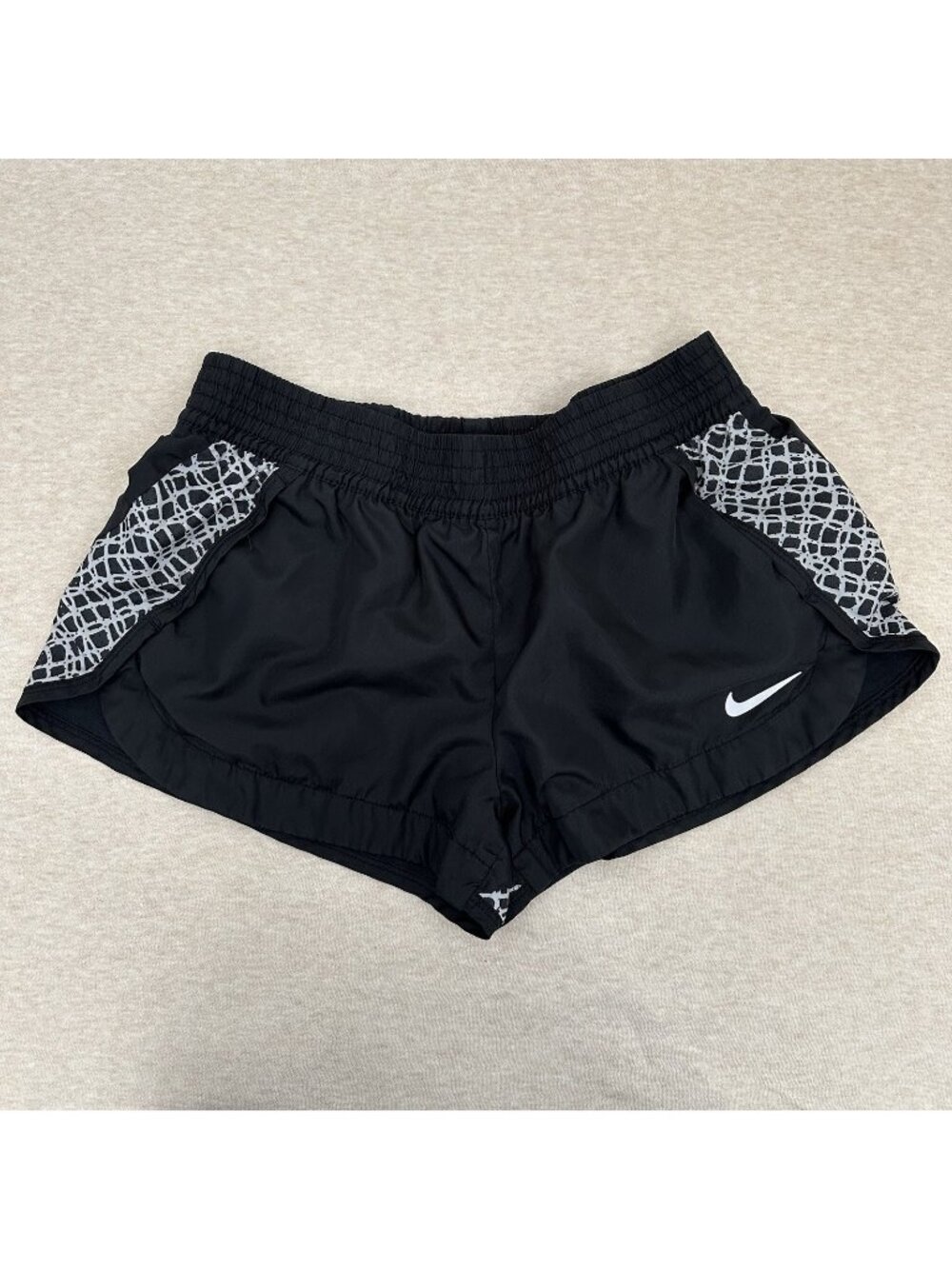 Nike Athletic Women's Size M Black Midi Rise Polyester Running Shorts